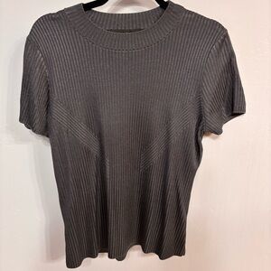 EUC St. John Charcoal Short Sleeve Ribbed Knit Sweater - Sz M